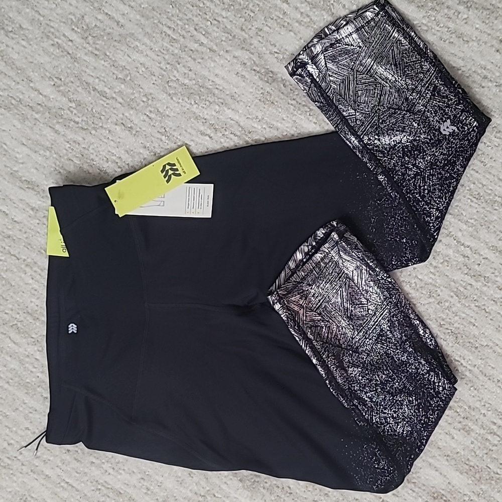 Athletic leggings